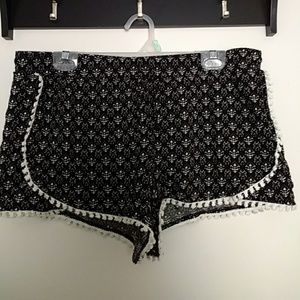 No Boundaries Pom Pom Shorts XL
